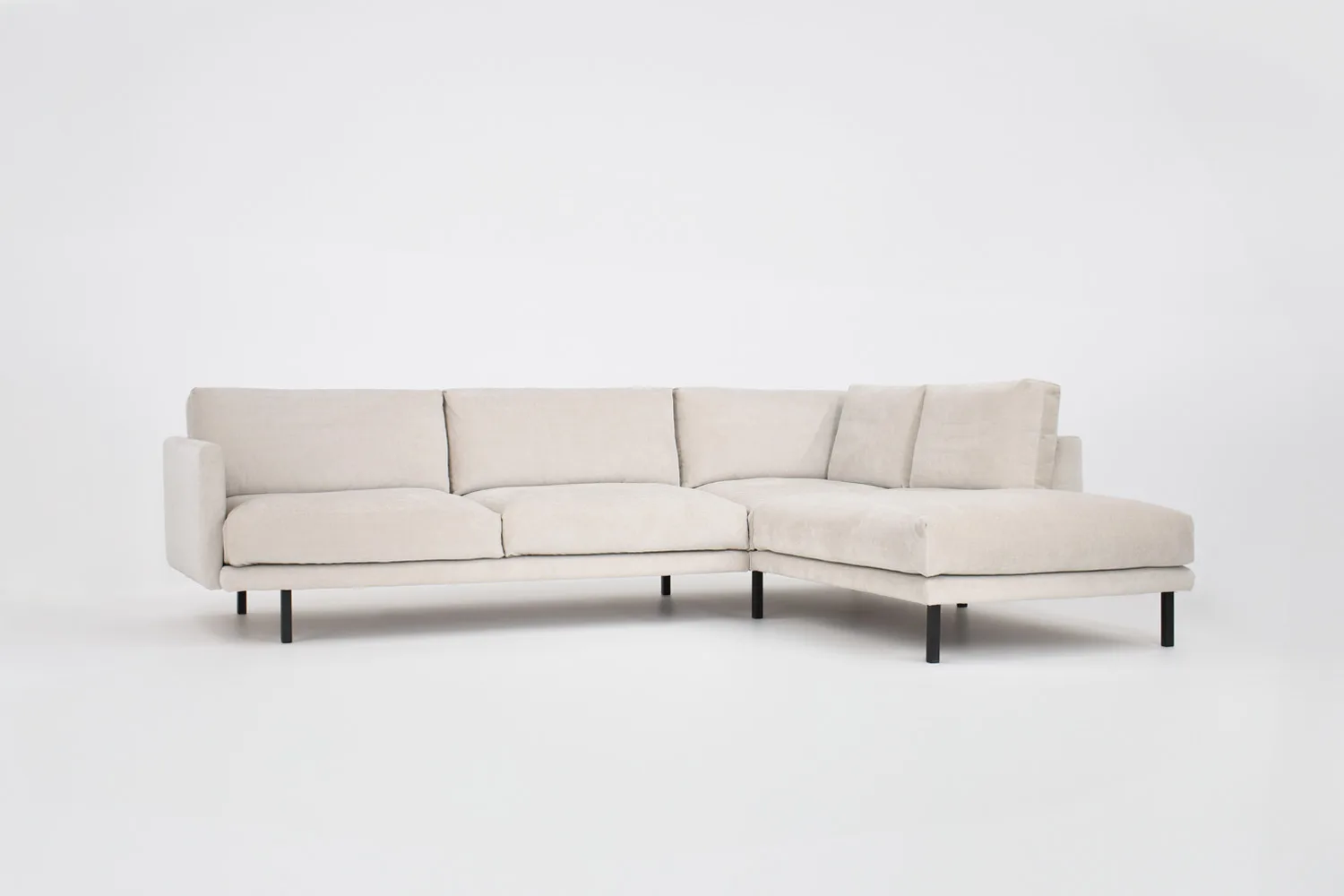 HAVU-avokulma-iso-284x216cm-DO-velvety07-mustametalli-viisto-Finsoffat