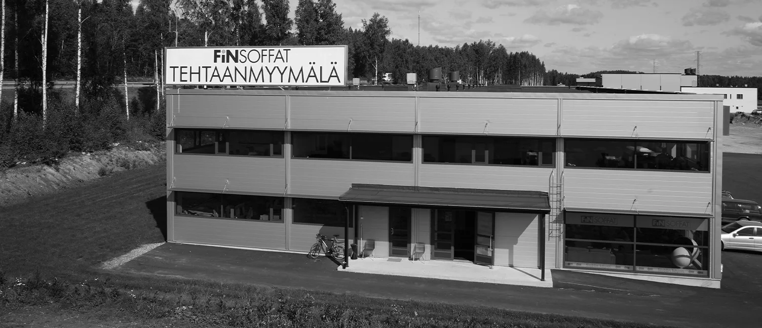 Keravan tehdas ja tehtaanmyymälä vuonna 2009.