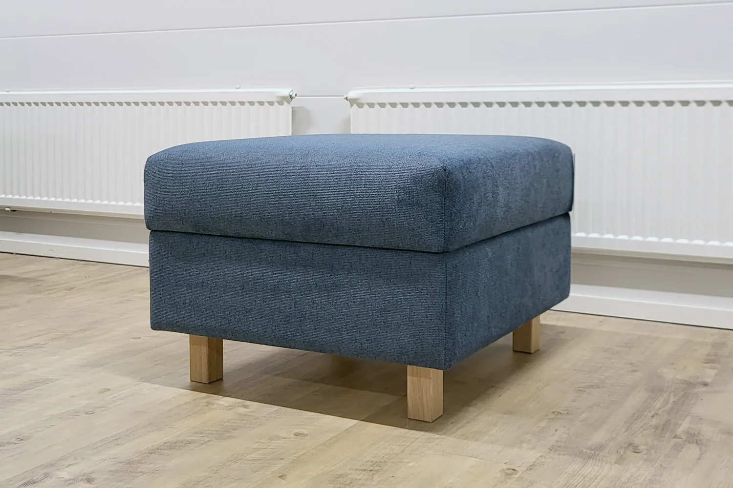 FOX rahi, Cyber 47 Royal blue, Mallikappale