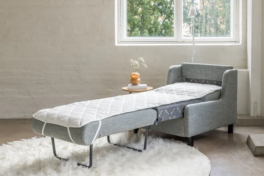 Millainen patja kahden istuttavassa vuodesohvassa on?