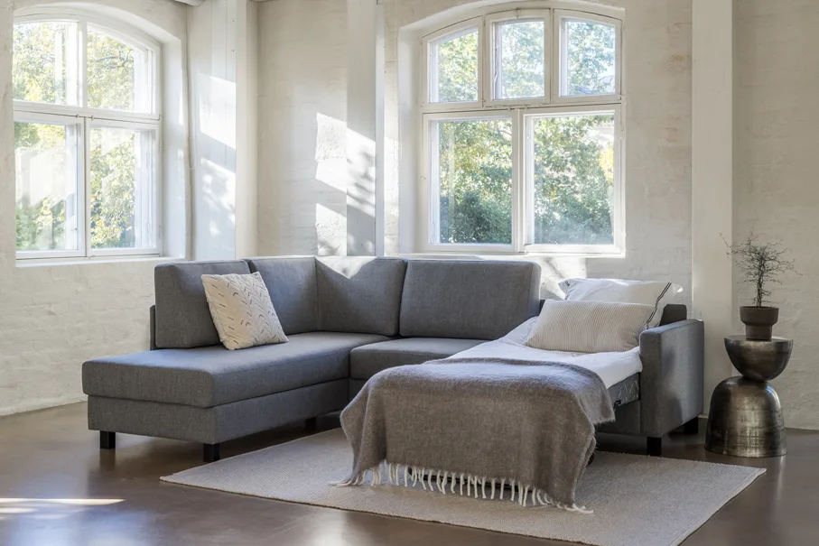 Miten kulmavuodesohva eroaa kulma- ja avokulmasohvasta?