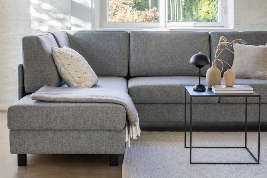 Mitkä ovat kulmavuodesohvan materiaalivaihtoehdot 2026?